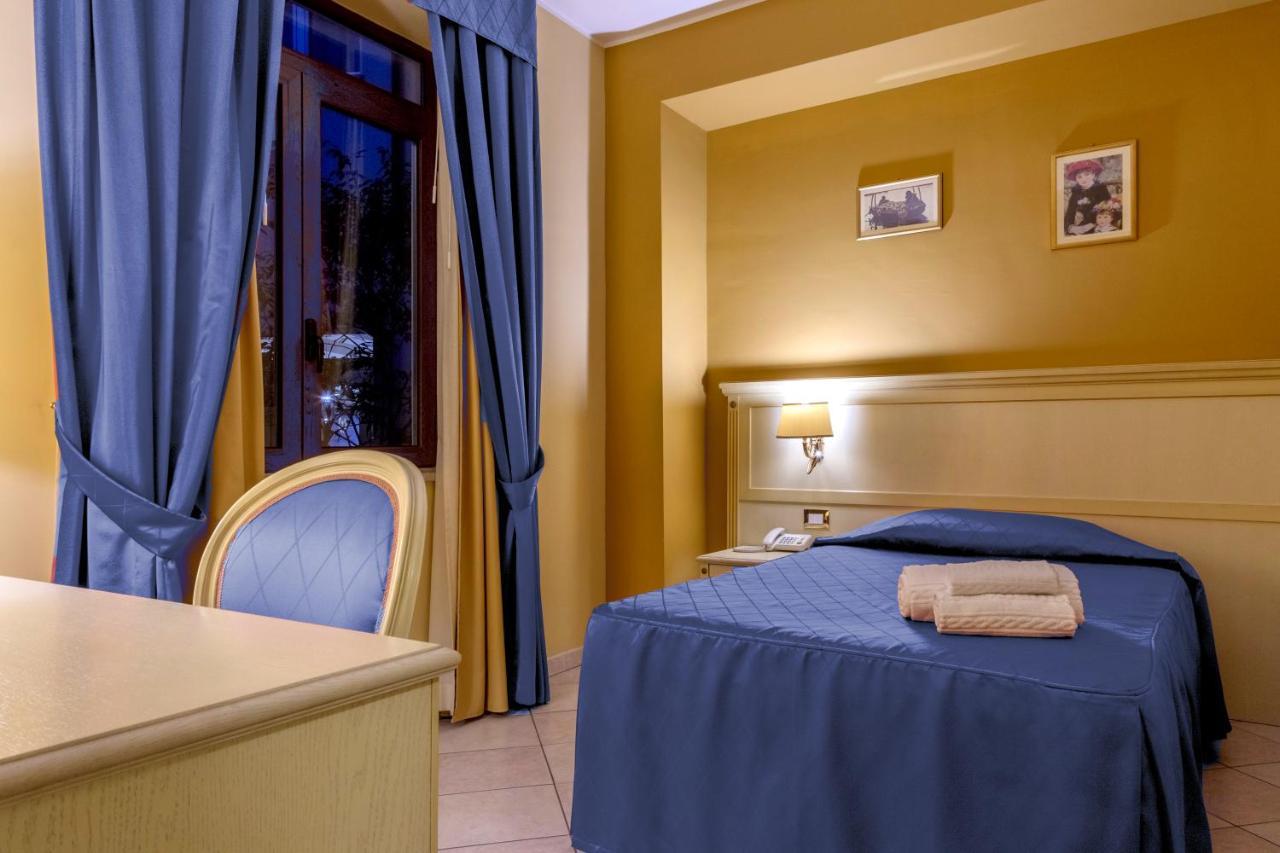 מילאצו Hotel San Michele חדר תמונה